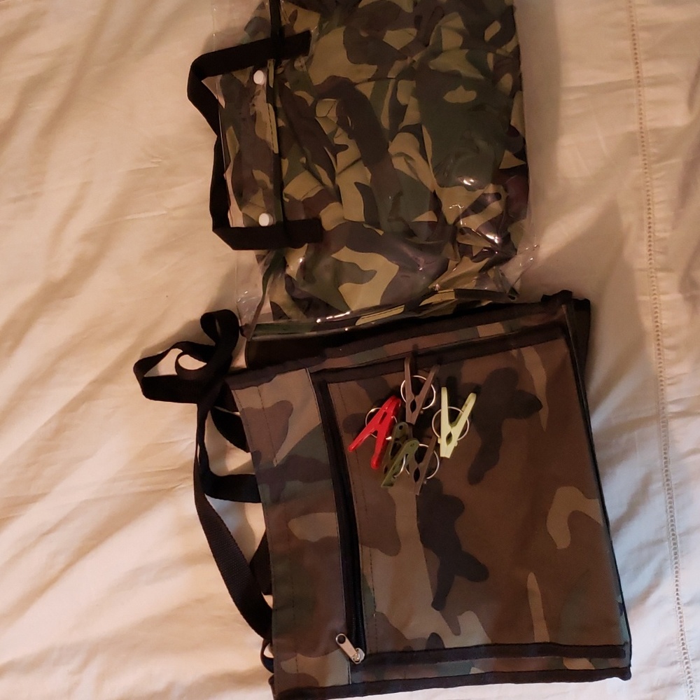 Kids camo play tent in a bag